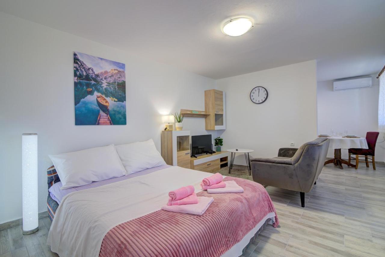 סנג' Apartments Maria מראה חיצוני תמונה